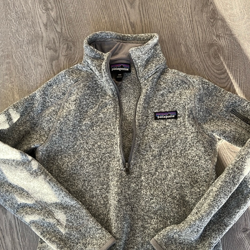 Patagonia women’s better sweater 1/4 quarter zip birch white grey